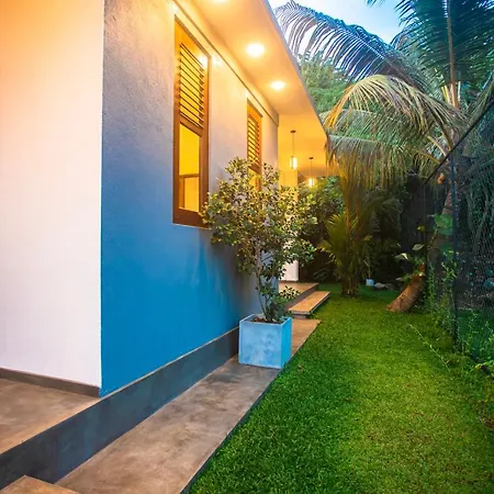 The Shades Galle Exterior photo